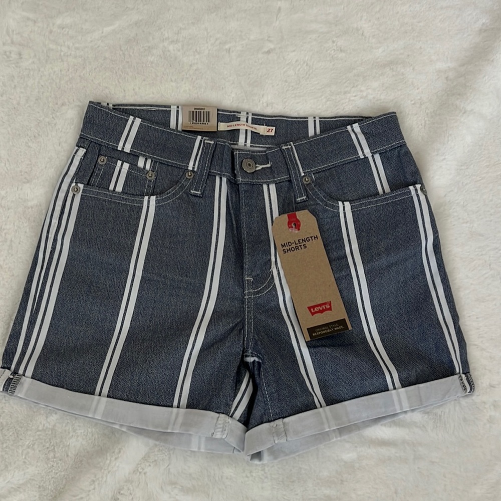 LEVI’S MID LENGTH WOMEN'S SHORTS